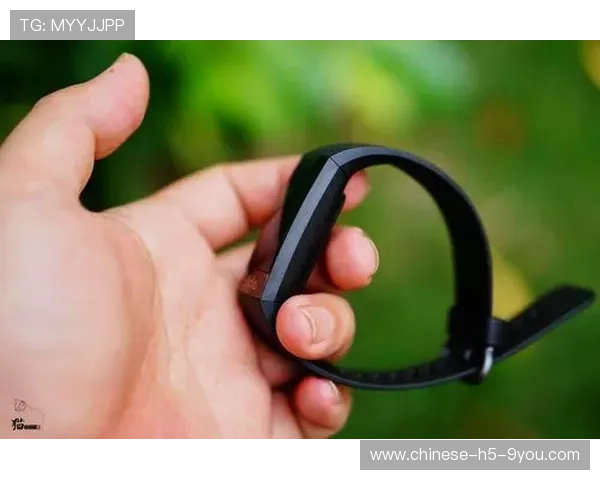 智能手环实时监测生理指标，赛中保障系统降低运动风险